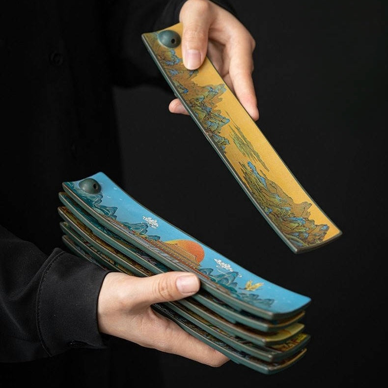 Imperial Enamel-Painted Porcelain Incense Holder