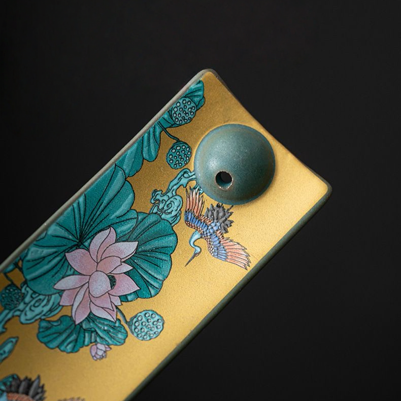 Imperial Enamel-Painted Porcelain Incense Holder